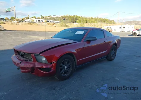 2007 Ford Mustang V6 Deluxe/V6 Premium z USA, uszkodzony, nr VIN 1ZVFT80N975273377